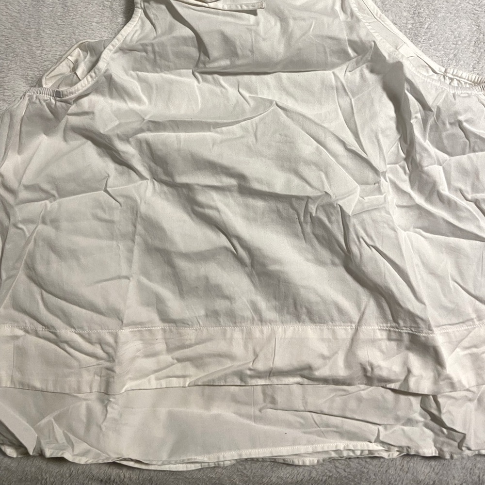 White thin sleeve top